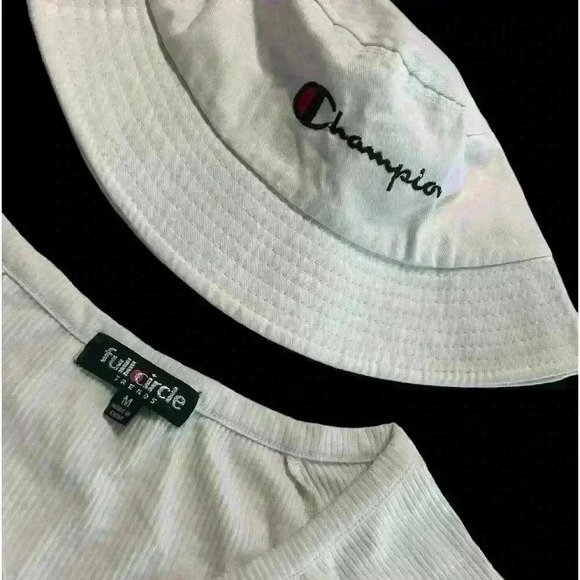 🧢 2 in one bundle - Champion white bucket hat and medium white shirt 👚 - Picture 3 of 3